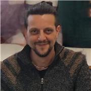 Insegnante madrelingua italiana, offre lezioni traduzioni, correzioni bozze, stesura articoli per giornali e quotidiani.